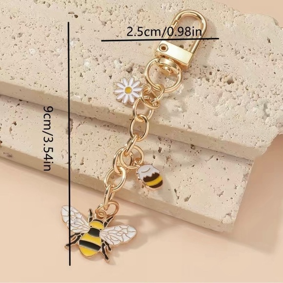 NEW Cute Bee Keychain Bag Charm Golden Bee Floral NIP - Picture 3 of 4